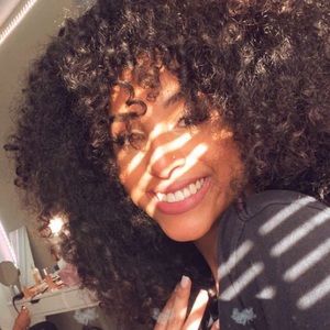 Meet your Posher, Aisha